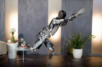 Elon Musk’s pretend dumb robotic is the largest tech fail of 2025