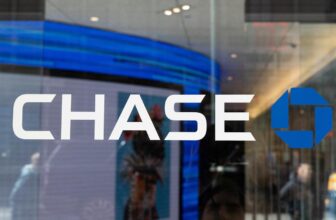 JPMorgan Chase is taking up the Apple Card
